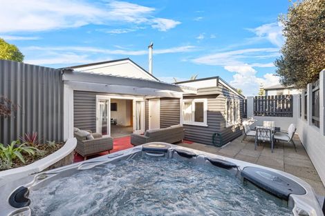 Photo of property in 19 Marine Parade, North New Brighton, Christchurch, 8083