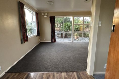 Photo of property in 9 Omega Street, Newlands, Wellington, 6037