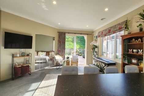 Photo of property in 73 Amesbury Drive, Churton Park, Wellington, 6037