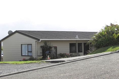 Photo of property in 15a Ruskin Road, Newlands, Wellington, 6037
