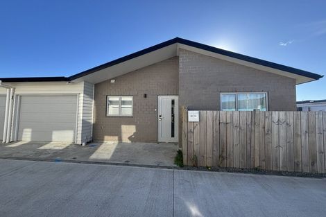 Photo of property in 1/12 The Strand, Wainuiomata, Lower Hutt, 5014