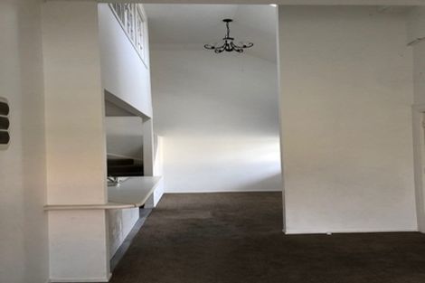 Photo of property in 25 Montilla Place, Manurewa, Auckland, 2102