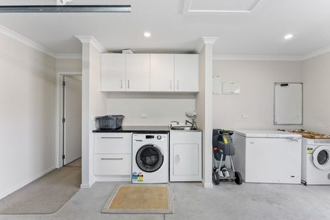 Photo of property in 1 Honeyfield Drive, Whalers Gate, New Plymouth, 4310