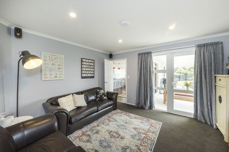 Photo of property in 25 Hartwell Drive, Kelvin Grove, Palmerston North, 4470
