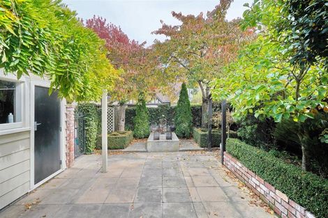 Photo of property in 127 Fendalton Road, Fendalton, Christchurch, 8014