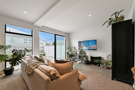 Photo of property in 149u5 Onepu Road, Lyall Bay, Wellington, 6022