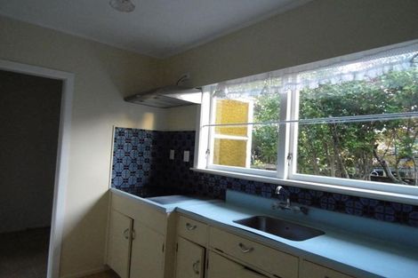 Photo of property in 8 Merchant Avenue, Te Atatu South, Auckland, 0610