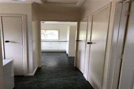Photo of property in 13 Fairlea Road, Te Atatu South, Auckland, 0610