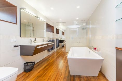 Photo of property in 273 Queens Drive, Lyall Bay, Wellington, 6022