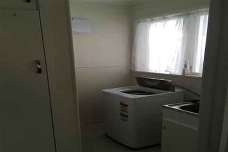 Photo of property in 3 Papa Place, Birkdale, Auckland, 0626