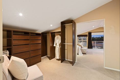 Photo of property in 52 Grovenor Drive, Orewa, 0931