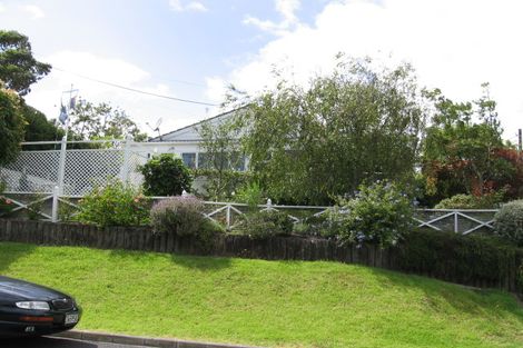 Photo of property in 1/23 Heathcote Road, Castor Bay, Auckland, 0620