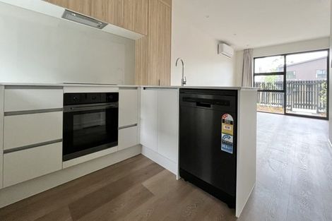 Photo of property in 4/474 West Coast Road, Glen Eden, Auckland, 0602