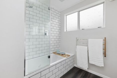 Photo of property in 28 Clapham Grove, Stokes Valley, Lower Hutt, 5019