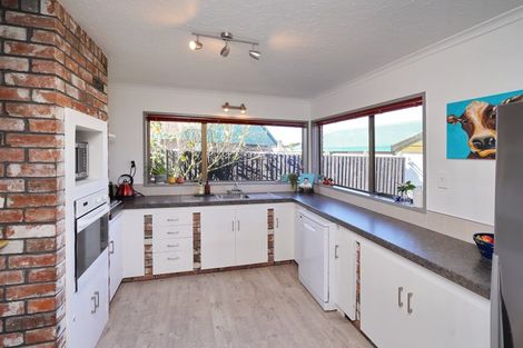 Photo of property in 80a Dunbarton Street, Redwood, Christchurch, 8051