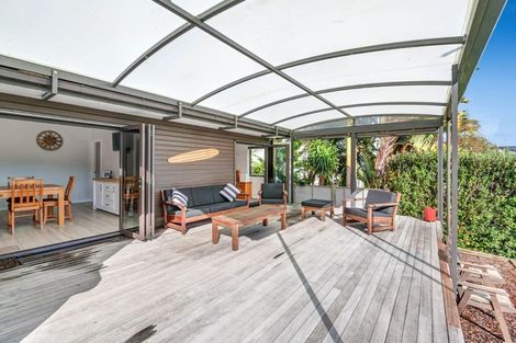 Photo of property in 57 Walton Street, Red Beach, 0932