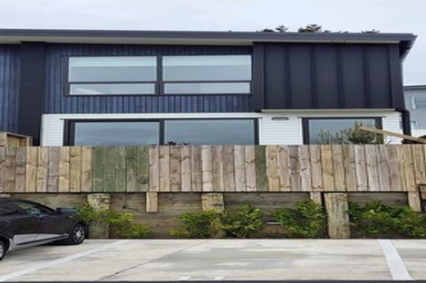 Photo of property in 15/62u Spenmoor Street, Newlands, Wellington, 6037