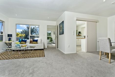 Photo of property in 10 Owl Court, Unsworth Heights, Auckland, 0632