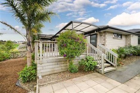 Photo of property in 22 Jezero Drive, Massey, Auckland, 0614