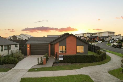 Photo of property in 15 Timatanga Road, Temple View, Hamilton, 3218