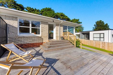 Photo of property in 1/22 Gladys Avenue, Glenfield, Auckland, 0629