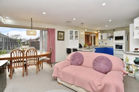 Photo of property in 66 Dunedin Street, Redwood, Christchurch, 8051