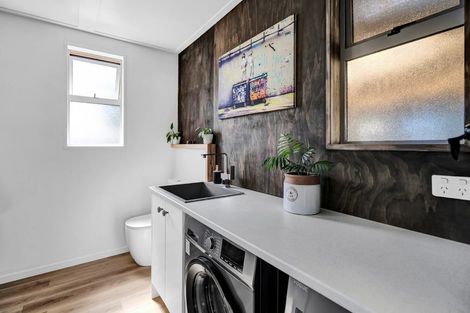 Photo of property in 21 Carthew Street, Okato, 4335