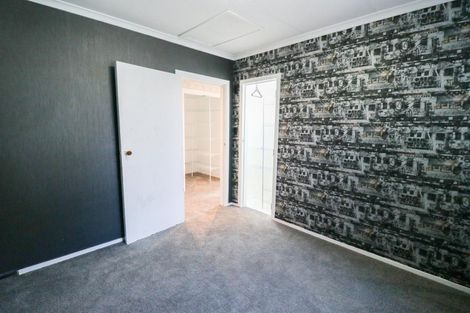 Photo of property in 143 Ruamahanga Crescent, Terrace End, Palmerston North, 4410