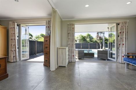 Photo of property in 61a Saint Kilda Road, Cambridge, 3434