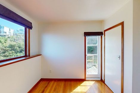 Photo of property in 2/10 Mataroa Avenue, Northland, Wellington, 6012