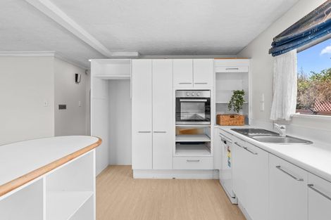 Photo of property in 17 Yellowstone Crescent, Burwood, Christchurch, 8083