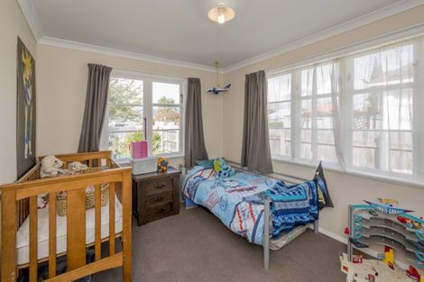 Photo of property in 26 Goldsmith Crescent, Levin, 5510