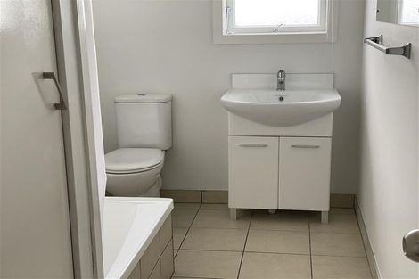 Photo of property in 1/21 Lancaster Road, Beach Haven, Auckland, 0626