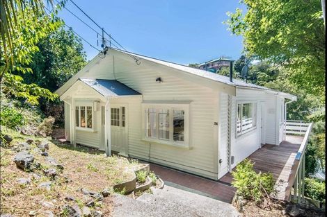 Photo of property in 36 Northland Road, Northland, Wellington, 6012