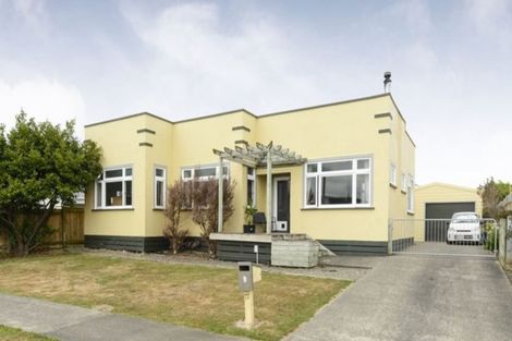 Photo of property in 77 Hillcrest Drive, Kelvin Grove, Palmerston North, 4414