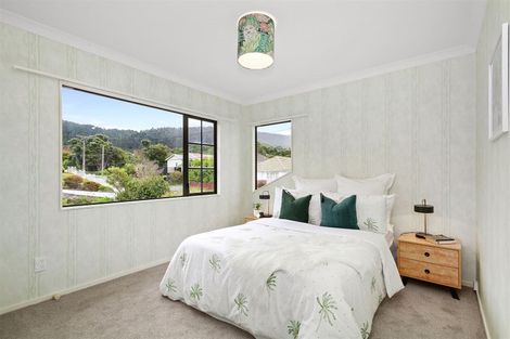 Photo of property in 23a Larsen Crescent, Tawa, Wellington, 5028