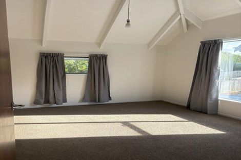 Photo of property in 2/48 Tree View Avenue, Glenfield, Auckland, 0629
