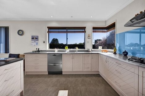 Photo of property in 274 Richmond Road, Lepperton, New Plymouth, 4373