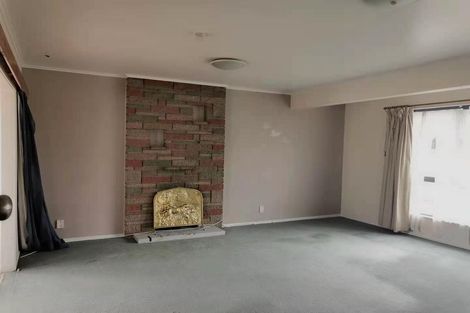 Photo of property in 14 Denyer Place, New Lynn, Auckland, 0600