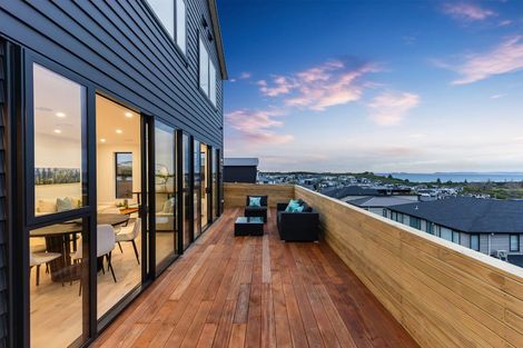 Photo of property in 17 Pakirikiri Street, Long Bay, 0630