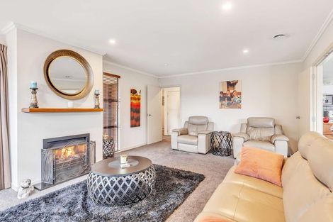 Photo of property in 15 Trump Place, Kelvin Grove, Palmerston North, 4414