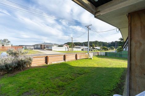 Photo of property in 9 Hennessy Street West, Foxton Beach, Foxton, 4815