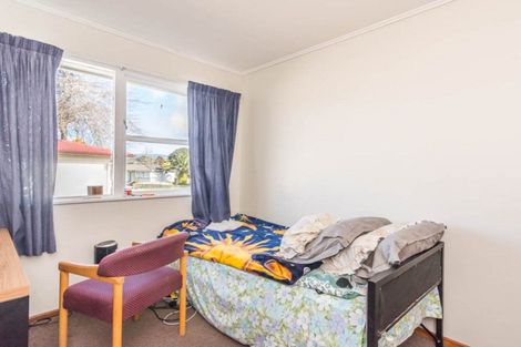 Photo of property in 4 Coburg Street, Henderson, Auckland, 0612