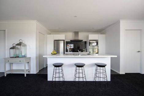 Photo of property in 35 Hayfield Way, Karaka, Papakura, 2113