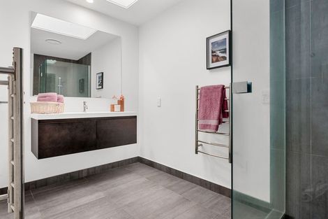 Photo of property in 10 Strata View, Western Heights, Hamilton, 3200