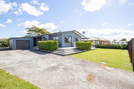 Photo of property in 28 Darlington Street, Ngatea, 3503