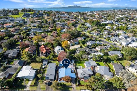 Photo of property in 11 Arosa Place, Forrest Hill, Auckland, 0620