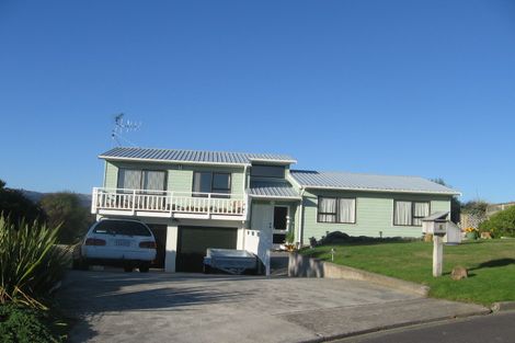 Photo of property in 5 James Cook Drive, Whitby, Porirua, 5024