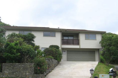 Photo of property in 37 Thatcher Crescent, Crofton Downs, Wellington, 6035