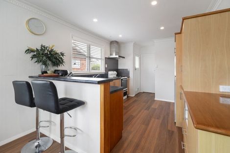 Photo of property in 6 Ruha Street, West End, Palmerston North, 4412